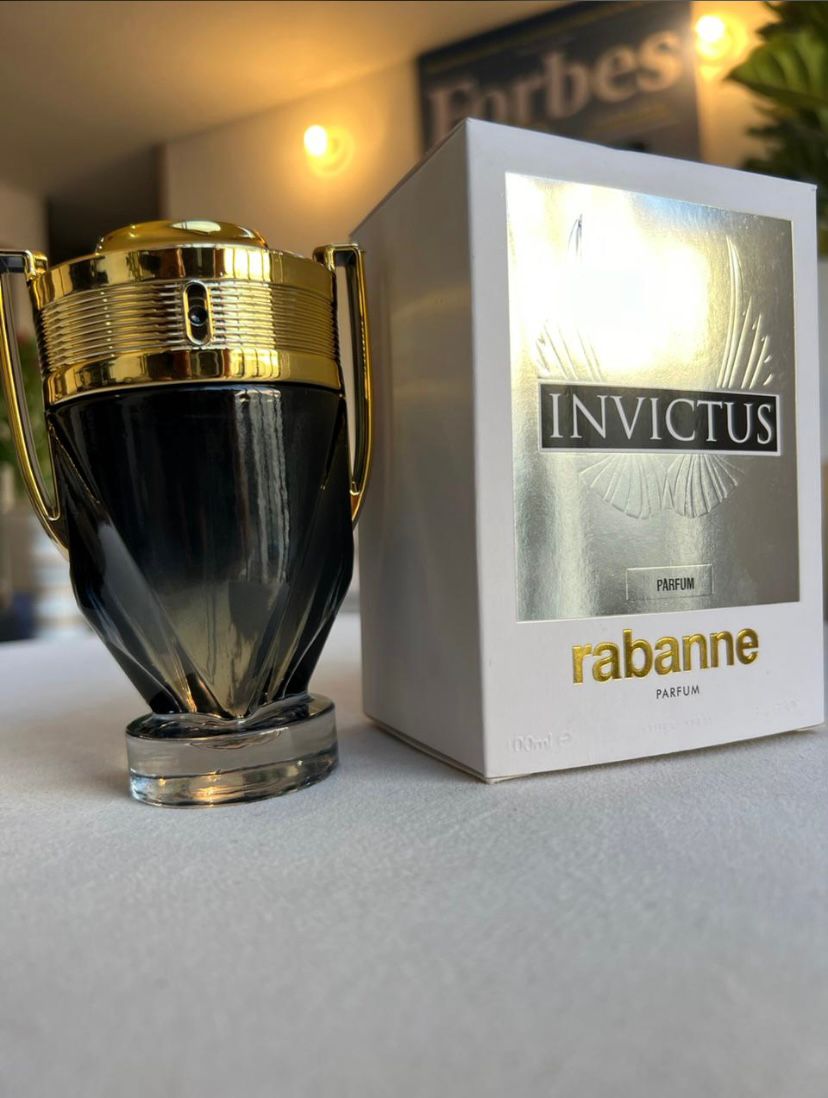 3 PERFUMES + 3 OBSEQUIO (Invictus Parfum - Born In Roma Intense - Ombre Nomade + 3 Perfumero)