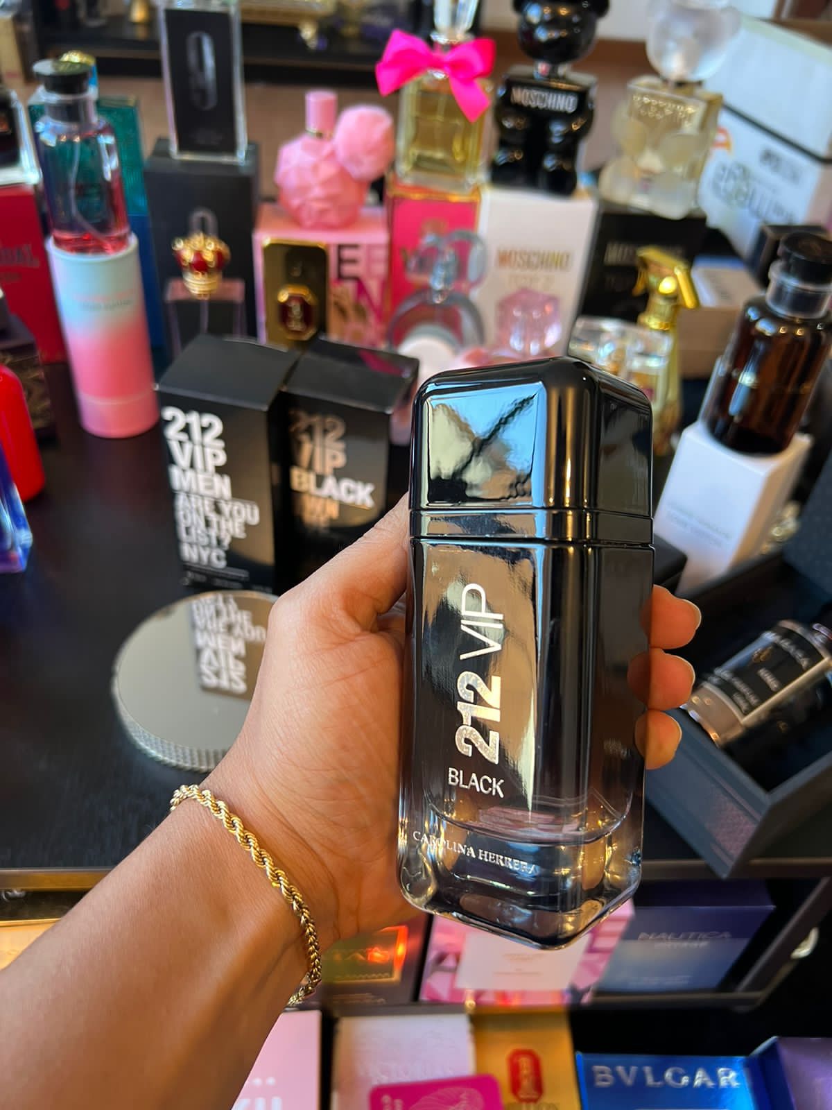 3 PERFUMES + 3 OBSEQUIO (Acqua Di Gio - Born In Roma - 212 Vip Black + 3 Perfumero)