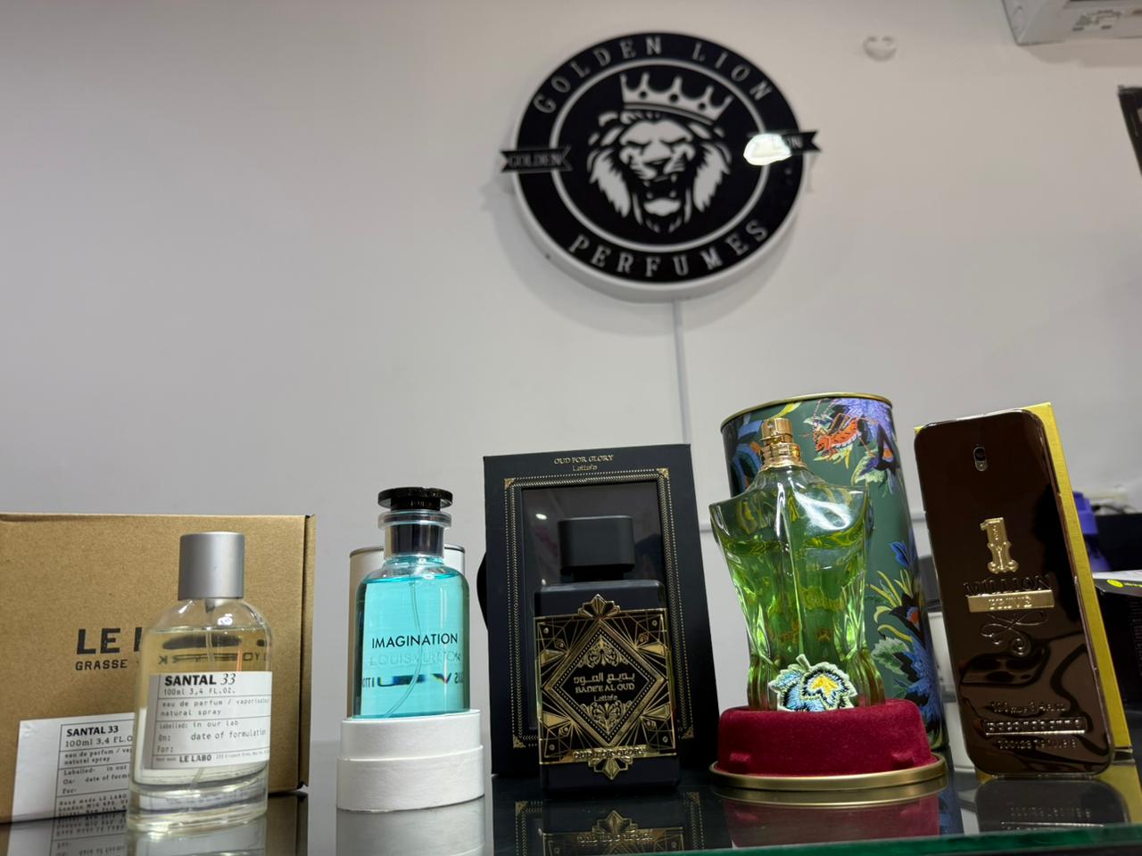 5 PERFUMES + 1 OBSEQUIO (Santal 33 - One Million Prive - Imagination - Paradise Garden - Oud For Glory + 1 Perfumero)