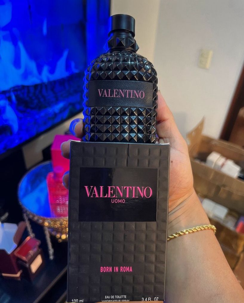 3 PERFUMES + 3 OBSEQUIO (212 Vip Black - Born in roma - Sauvage Elixir + Perfumero)